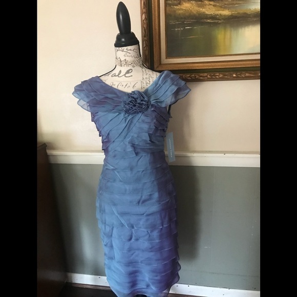 London Times Sheath Mermaid Iridescent Rosette Sheath Dress NWT 134.00 - Picture 2 of 7